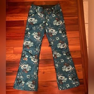 The North Face women’s ski/ snow pants